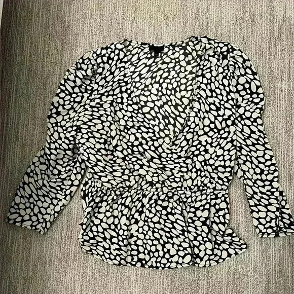 LARGE WHY WHAT WEAR CRISS CROSS BLOUSE - Picture 3 of 3